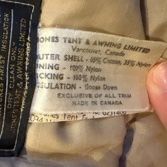 Vintage Canadian Down Parka with Fur-Trim Hood 🇨🇦 size Large - Picture 12 of 16